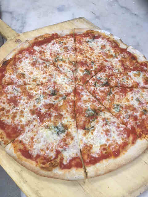 Cousins Pizzeria continues family tradition in TN|Cousins Pizzeria continues family tradition in TN