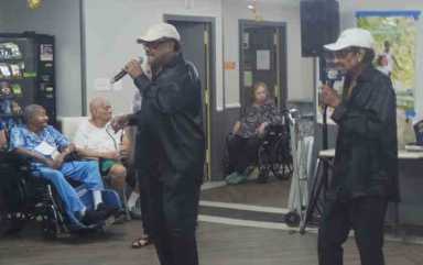 Bronx Center Residents Enjoy R&B Tunes