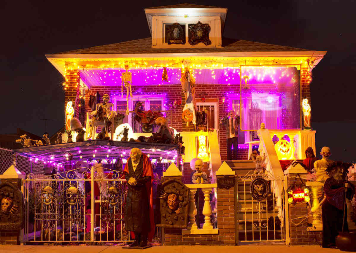 Pelham Bay Home Transforms Into Halloween Haunt