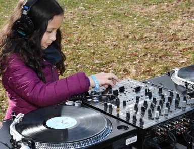 Fall Field Day Festival At Bronx Park|Fall Field Day Festival At Bronx Park|Fall Field Day Festival At Bronx Park