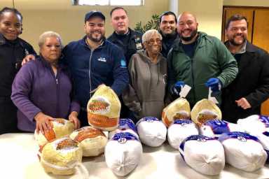 Salamanca Distributes Thanksgiving Turkeys