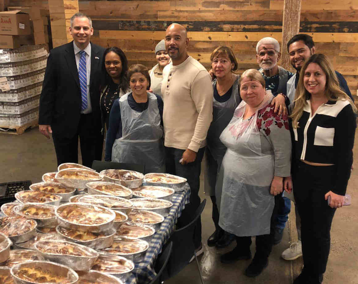 Bronxites Enjoy Israeli-Styled Thanksgiving