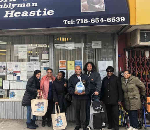 Heastie Distributes Thanksgiving Turkeys