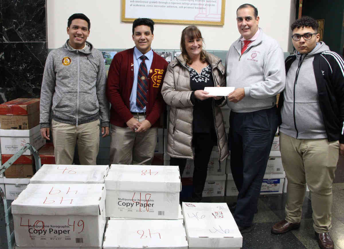 Hayes Sponsors Holiday Food Drive