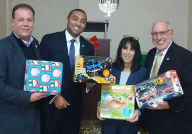 Chippewa Dems Enjoy The Yuletide Season