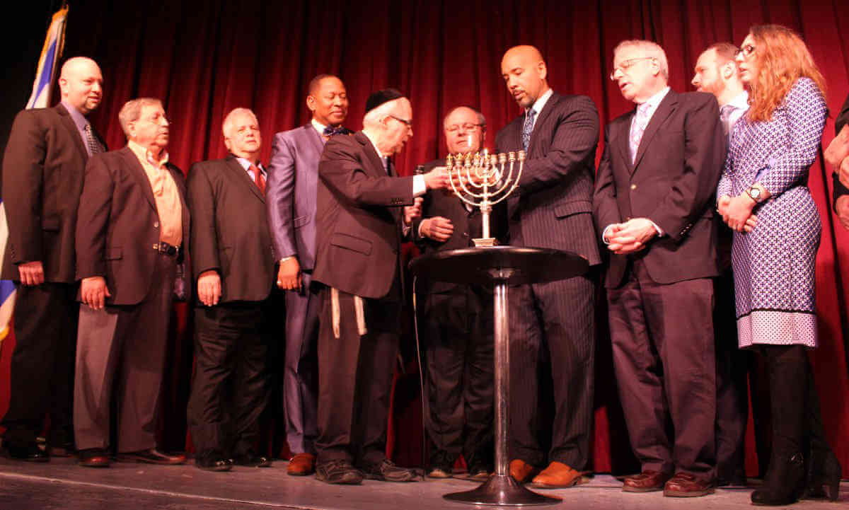 Diaz Celebrates Chanukah, Menorah Lighting