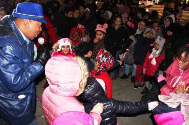 King’s 12th Council District Holiday Street Lighting