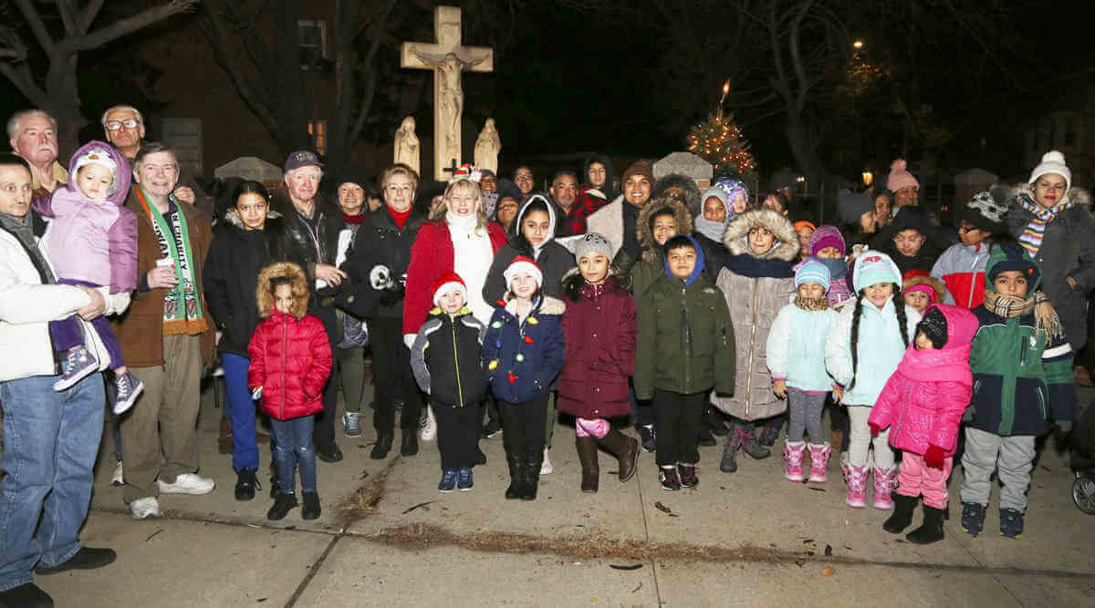 VNNA Hosts Tree Lighting Ceremony|VNNA Hosts Tree Lighting Ceremony|VNNA Hosts Tree Lighting Ceremony
