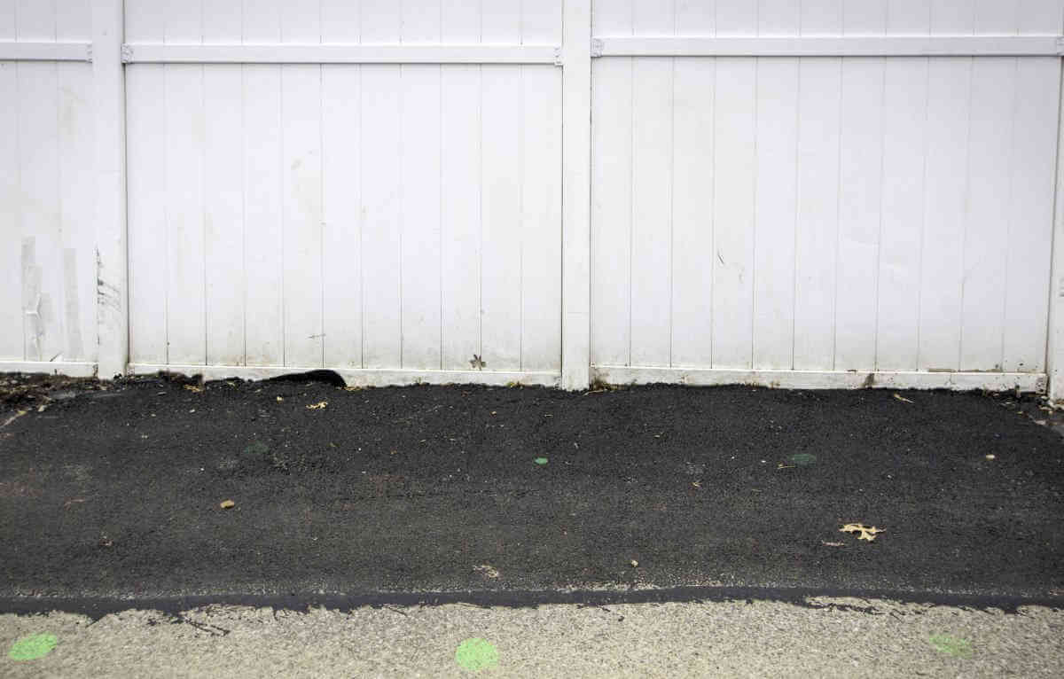 Bay Street residents split $$ for leaky ‘private’ main