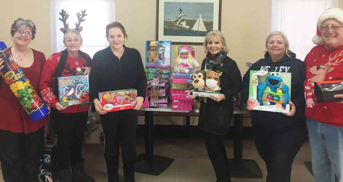 Korony Post provides hundreds of toys for needy kids