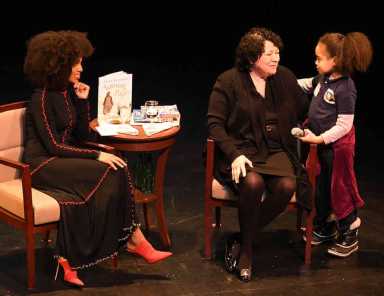 Sotomayor Reads To Bronx Students|Sotomayor Reads To Bronx Students