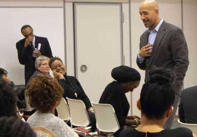 Diaz Speaks at Metropolitan College