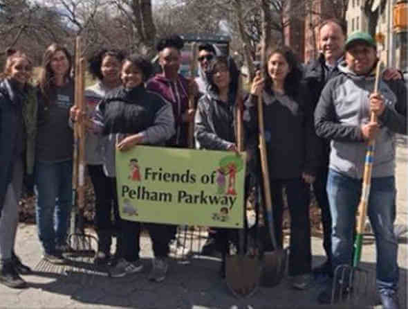 Gjonaj Attends Pel Pkwy Cleanup Day