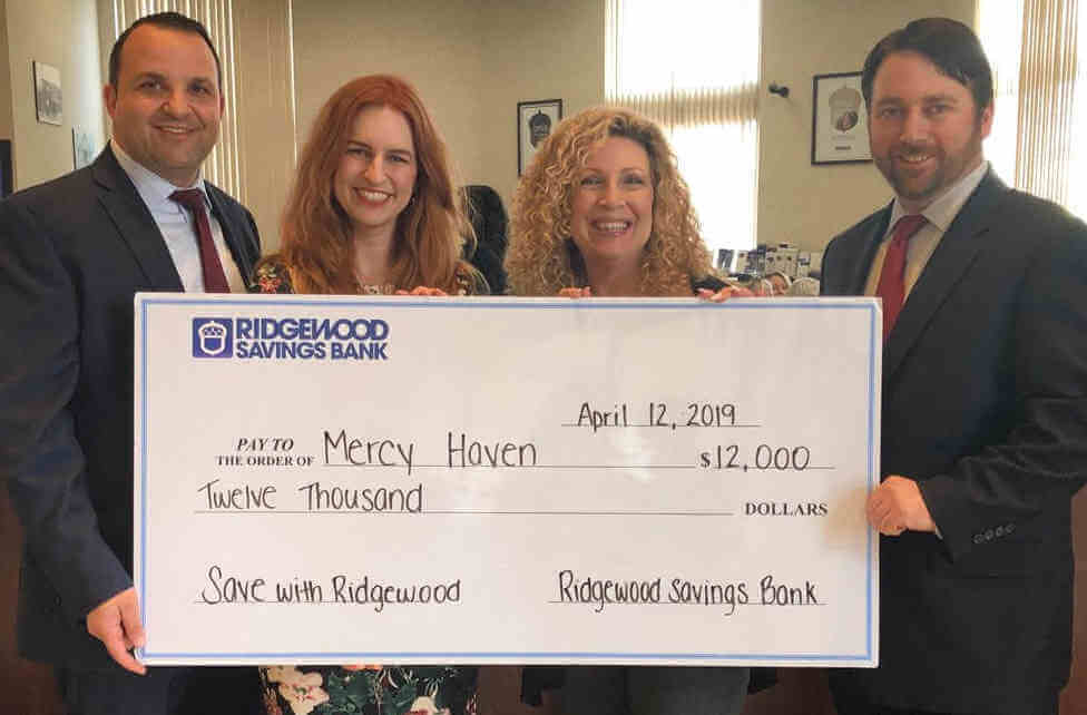 Ridgewood, Islanders Make Donations|Ridgewood, Islanders Make Donations