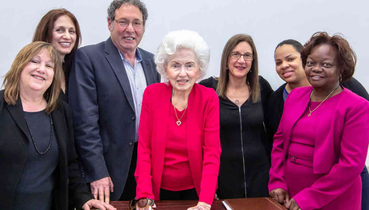 Women’s Bar Association Hosts Holocaust Remembrance|Women’s Bar Association Hosts Holocaust Remembrance