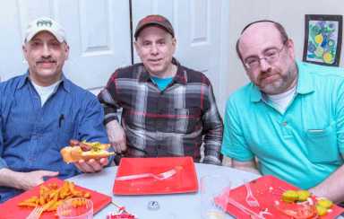 Bronx Jewish Center Hosts Community Barbecue|Bronx Jewish Center Hosts Community Barbecue