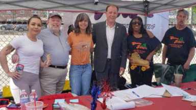 Gjonaj Sponsors Family Skate Day