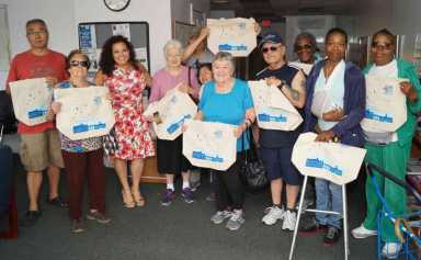 Fernandez Hosts Reusable Bag Giveaway
