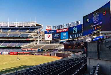 A fan’s encouragement as the Subway Series winds down