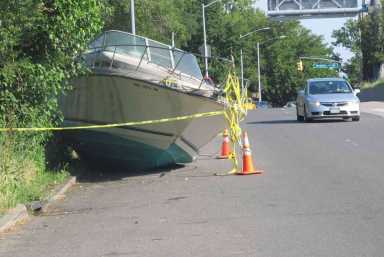 Boat dumping along Pelham Bay Park is the latest scourge|Boat dumping along Pelham Bay Park is the latest scourge|Boat dumping along Pelham Bay Park is the latest scourge