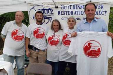 Gjonaj joins in on Hutch River clean-up