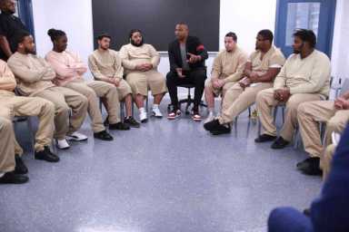 Former NBA All-Star talks at Rikers Island