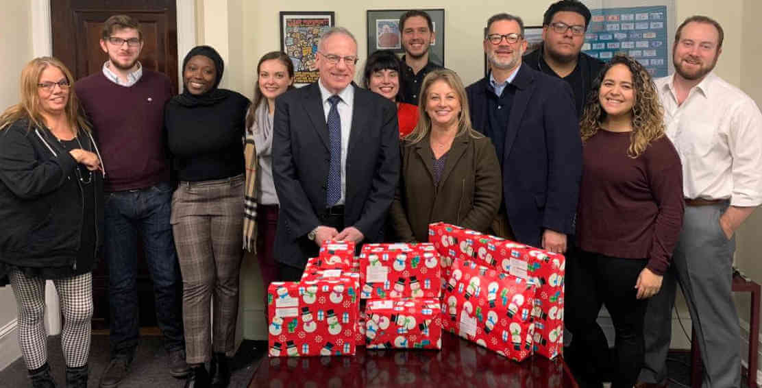Elected officials participate in NY Cares Winter Wishes program