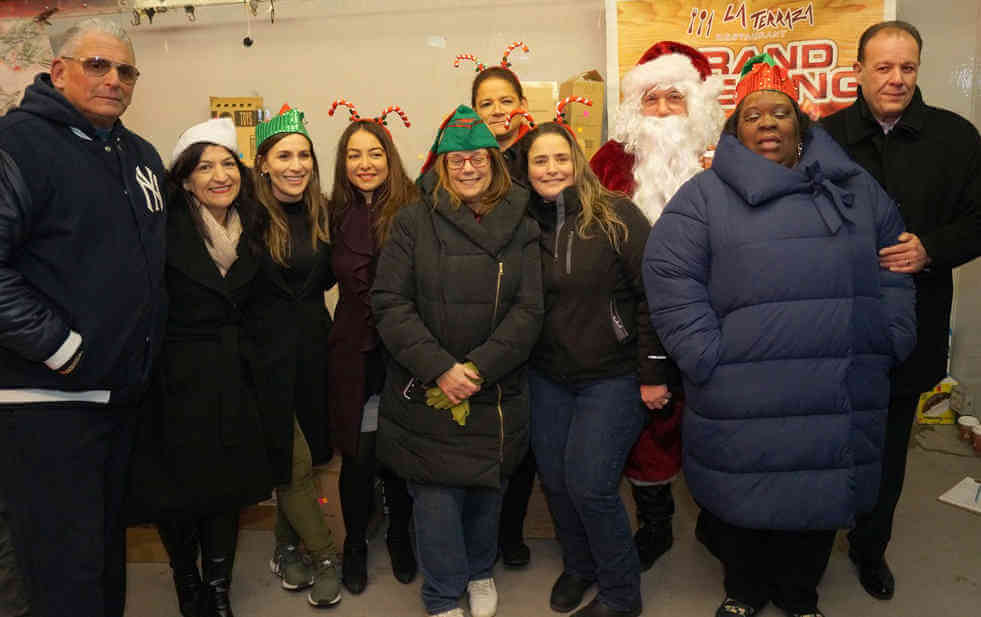 Throggs Neck’s annual Christmas Tree Lighting Ceremony Bronx Times