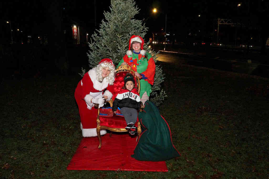 Annual Christmas Tree Lighting hosted by WLCA|Annual Christmas Tree Lighting hosted by WLCA