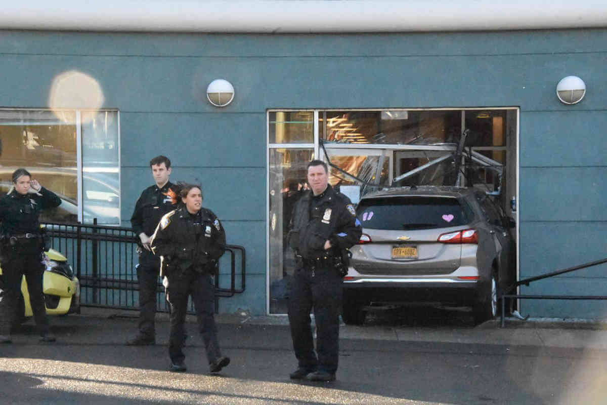 One injured in SUV crash into Westchester Avenue school building|One injured in SUV crash into Westchester Avenue school building