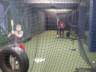 Former Pros Teach Kids About Baseball