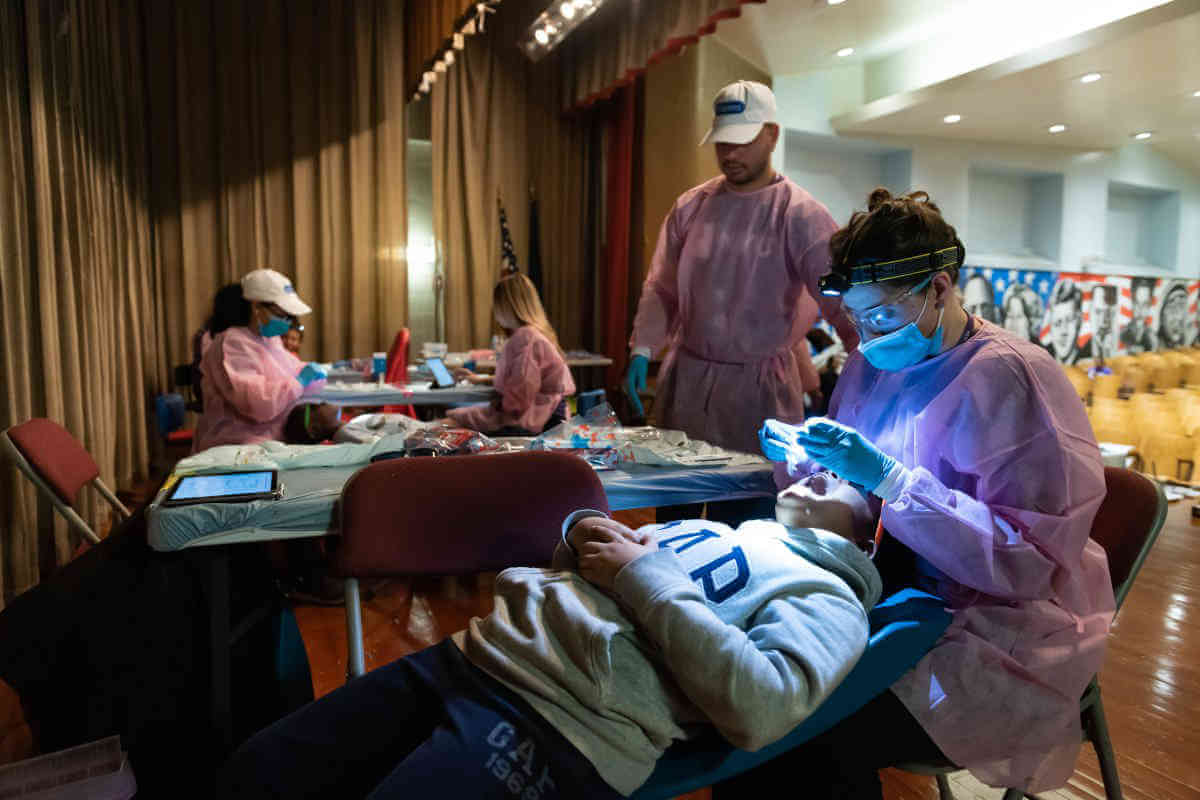 P.S. 140 students receive dental, cavity checkups