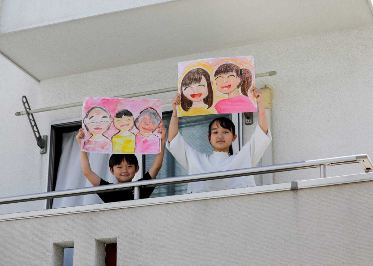 2020-04-23T113825Z_1_LYNXNPEG3M13L_RTROPTP_4_HEALTH-CORONAVIRUS-CHILDREN-DRAWING-1536×1097