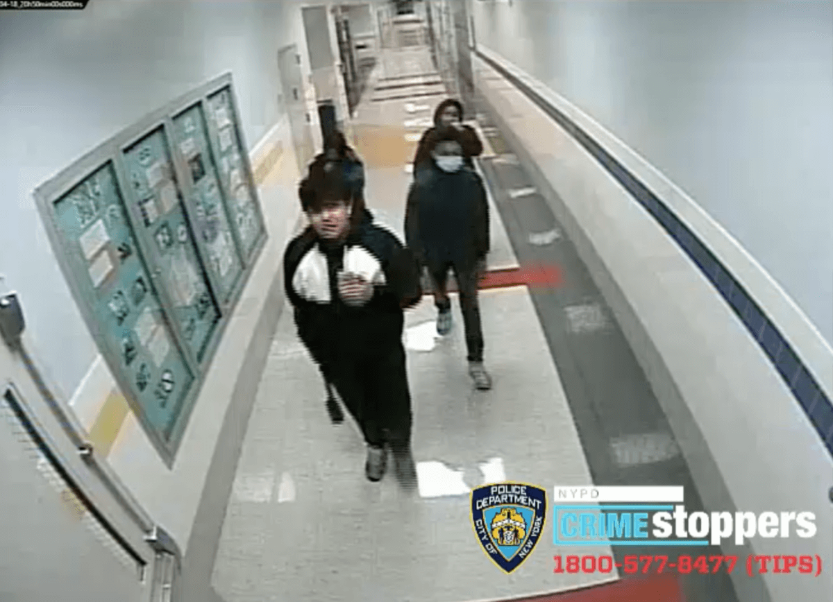 Teens Break Into South Bronx School With Sledge Hammer Steal Nine Computers Cops Bronx Times