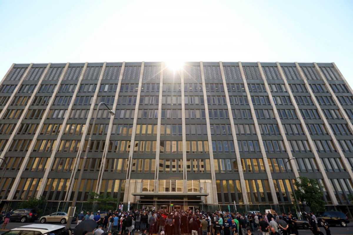 2020-06-06T160039Z_1_LYNXMPEG550QI_RTROPTP_4_MINNEAPOLIS-POLICE-PROTESTS-BUFFALO-1536×1024