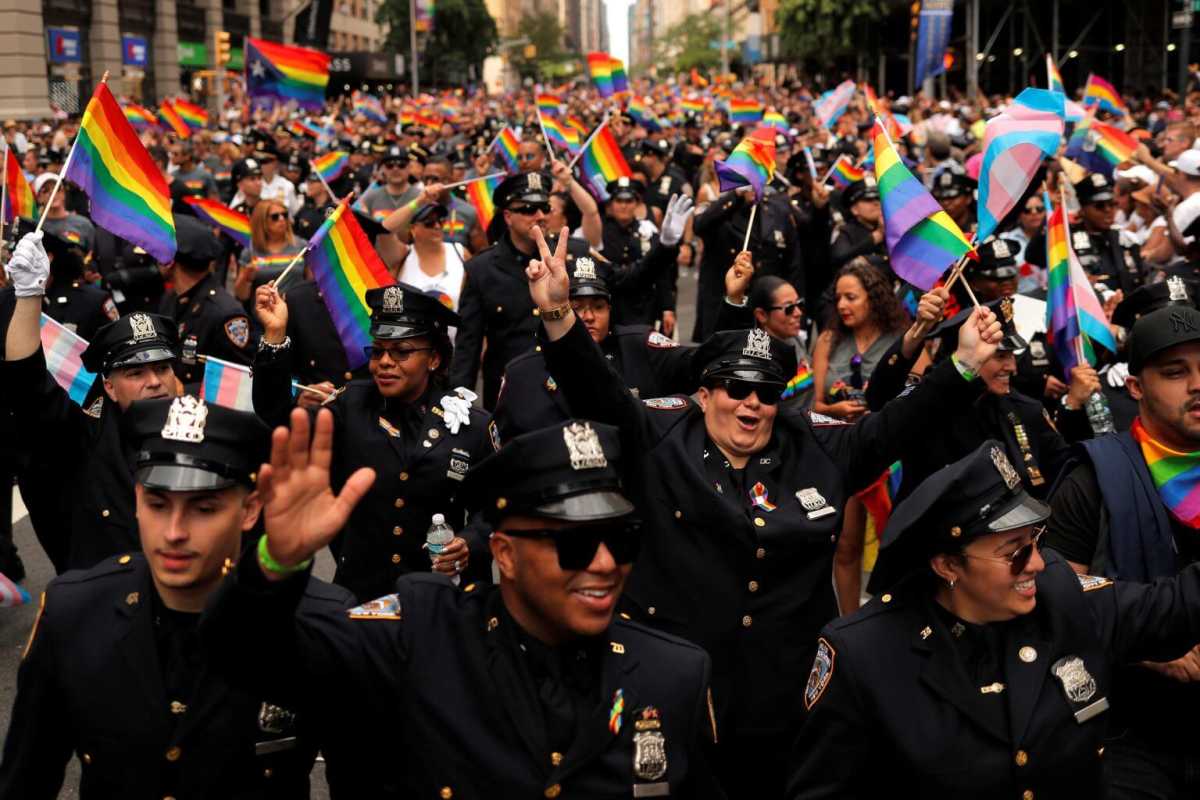 2020-06-08T190532Z_1_LYNXMPEG571OA_RTROPTP_4_GAY-PRIDE-NEW-YORK-1536×1024