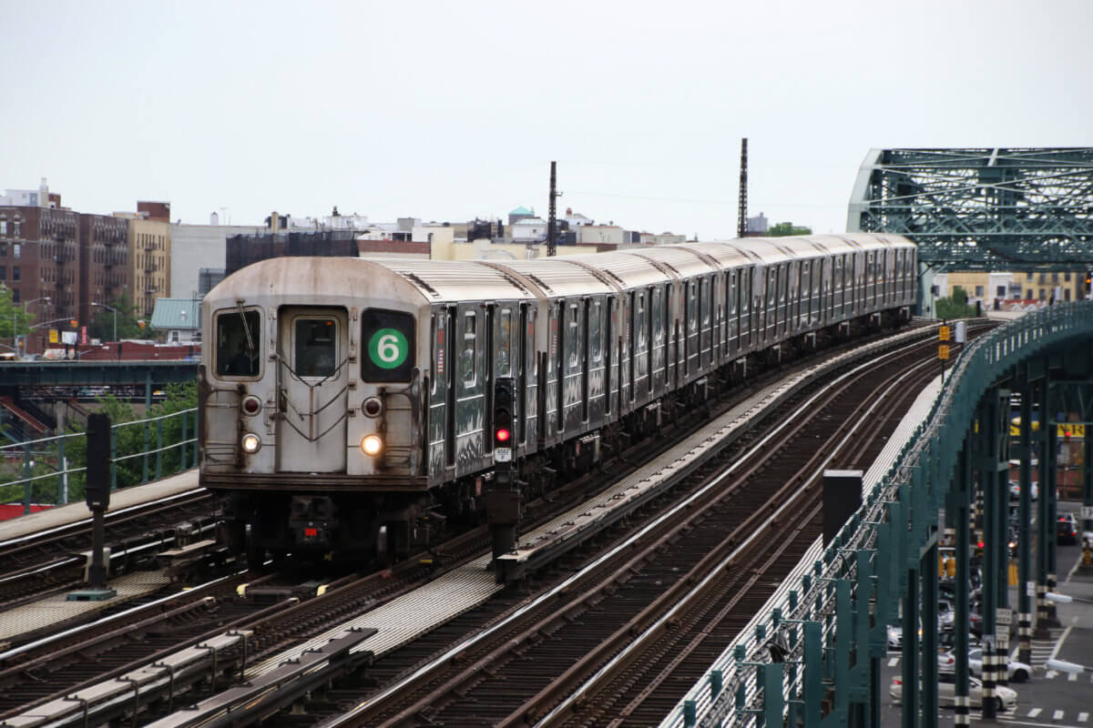 Teens pummel commuter and steal iPhone 11 on 6 train – Bronx Times