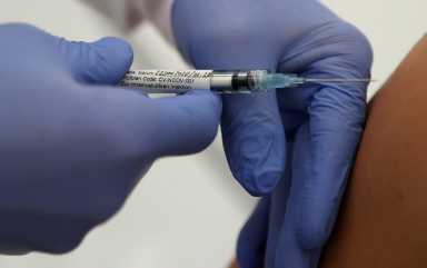 2020-07-14T155235Z_1_LYNXNPEG6D18D_RTROPTP_4_HEALTH-CORONAVIRUS-ANTIBODIES-VACCINES-2048×1287