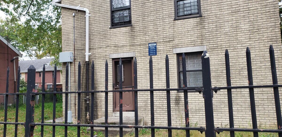 Residents and city comptroller describe deplorable conditions at NYCHA