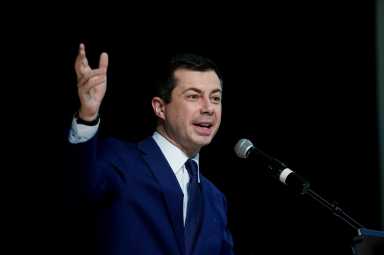 2020-02-27T111452Z_1_LYNXNPEG1Q0ST_RTROPTP_4_USA-ELECTION-BUTTIGIEG-2048×1365