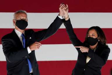 2020-12-11T100042Z_1_LYNXMPEGBA0HE_RTROPTP_4_GLOBAL-POY-USA-ELECTION-1024×683