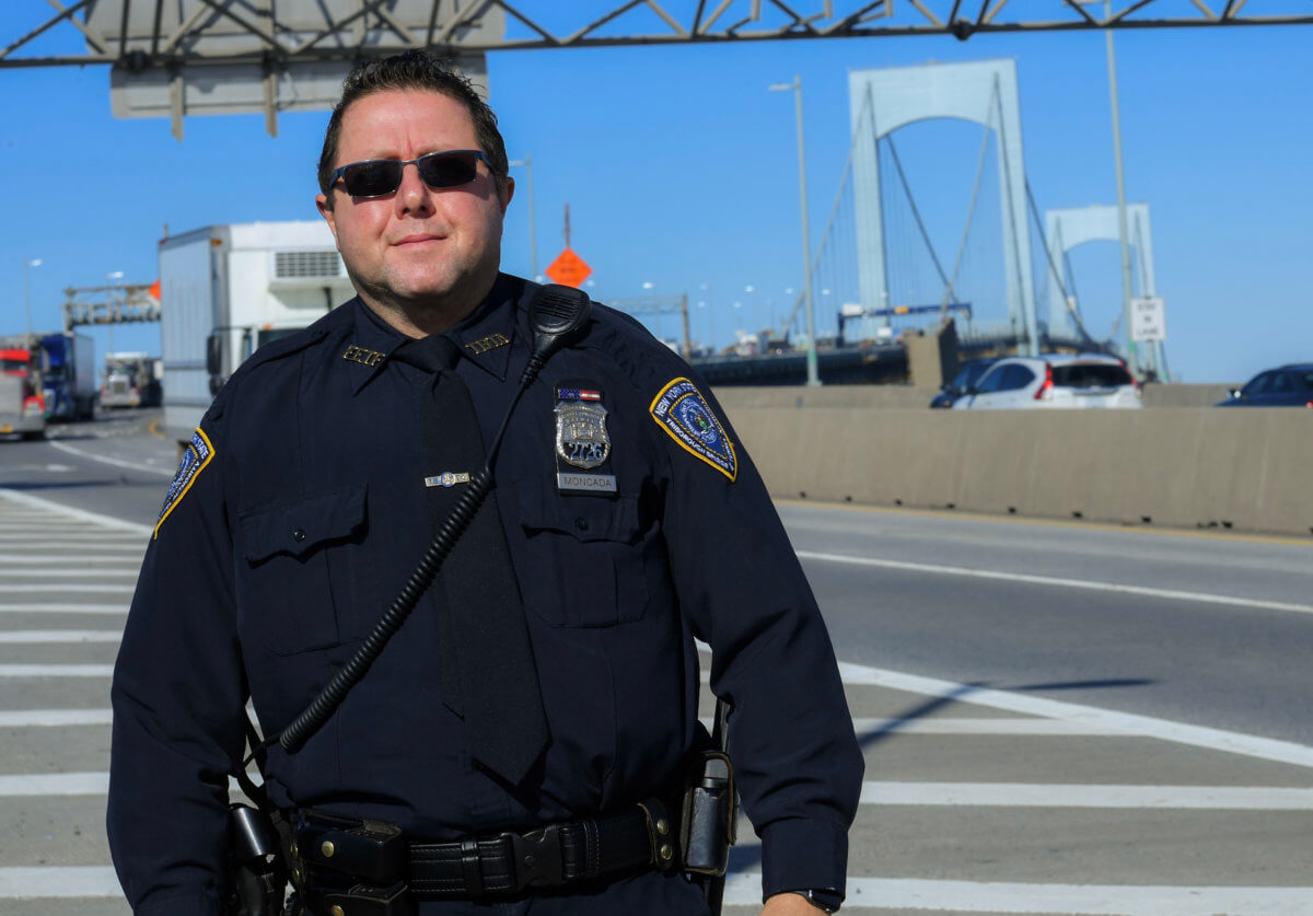 man jumps off throgs neck bridge 2021 man jumps off throgs neck bridge 2021