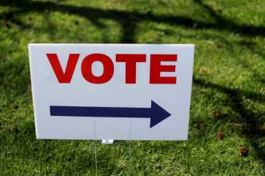 2020-02-28T113253Z_2_LYNXNPEG1R0X0_RTROPTP_4_USA-ELECTION-SUPER-TUESDAY-2048×1365