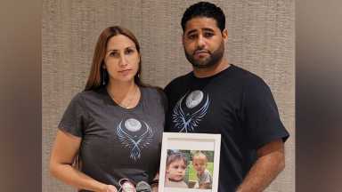 Twins_Parents_3x2_IMG_1649.0