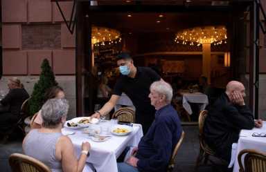 2021-08-04T030438Z_1944579043_RC20YO9GSZ3L_RTRMADP_3_HEALTH-CORONAVIRUS-USA-NEW-YORK-1200×780