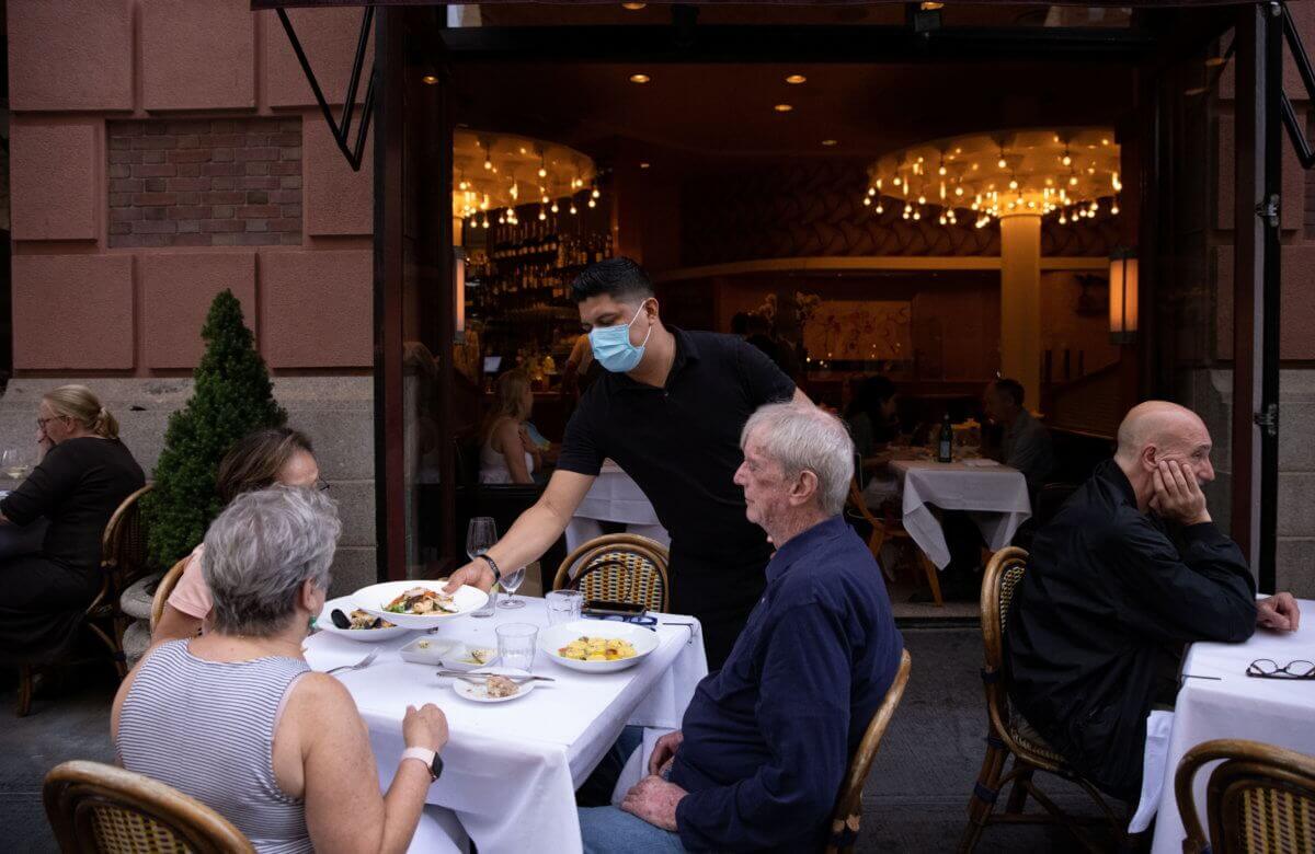2021-08-04T030438Z_1944579043_RC20YO9GSZ3L_RTRMADP_3_HEALTH-CORONAVIRUS-USA-NEW-YORK-1200×780