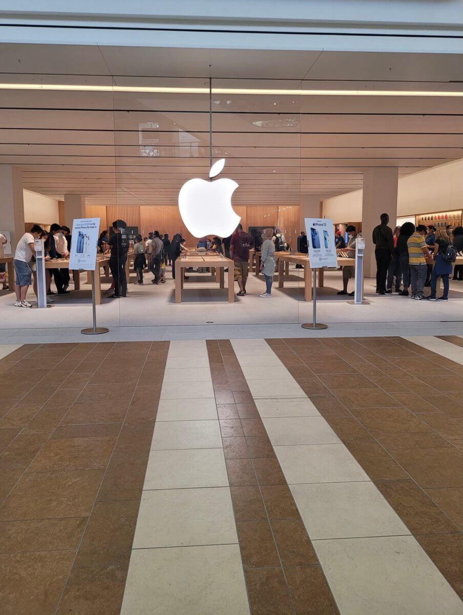 uitrusting Chronisch hurken Apple's first-ever Bronx storefront opens in Bay Plaza – Bronx Times