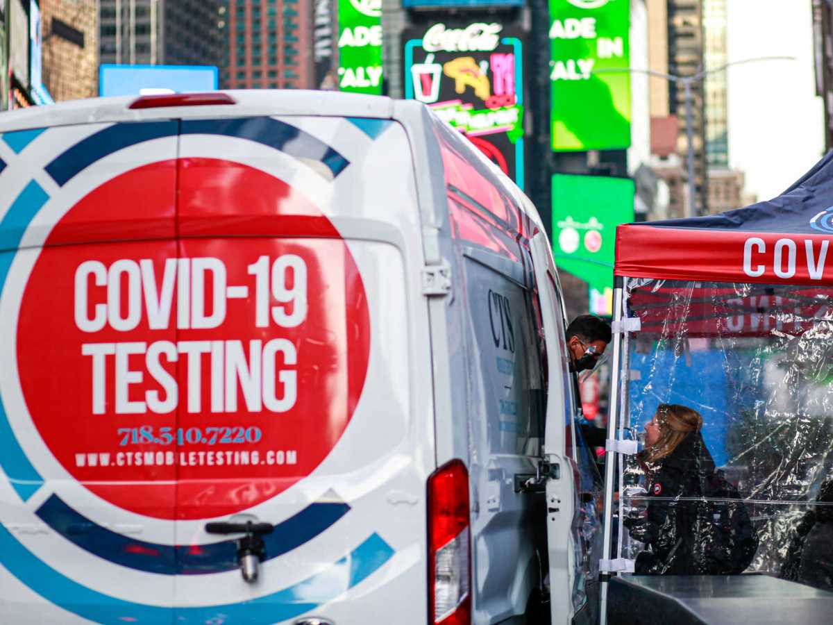 US-NEWYORK-TOURISM-HEALTH-VIRUS-HOLIDAY