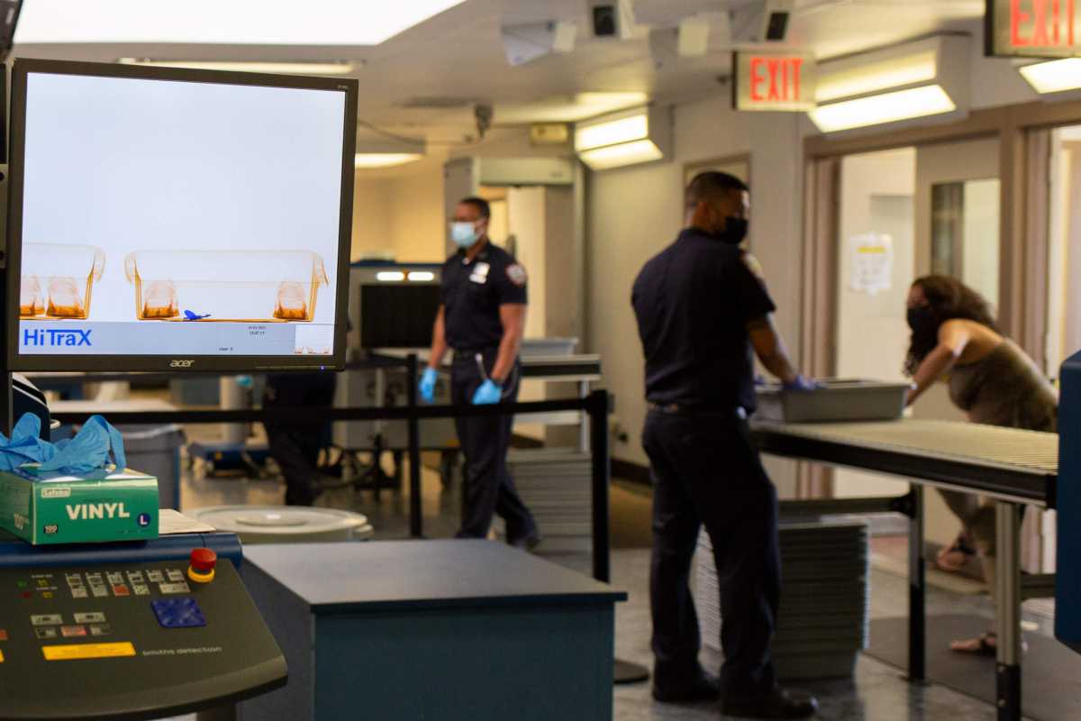 070121_rikers_correction_officers.0