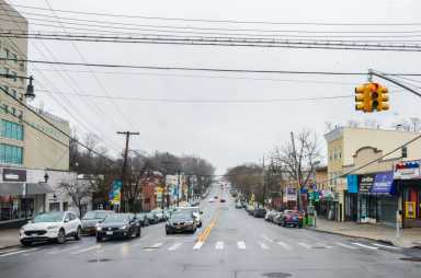 Riverdale Avenue 8B7A4223